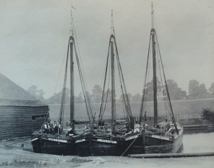 Harriet, William built 1891, and Volunteer moored at Droitwich Basin 1904 - Image courtesy of Paul Jones LRPS Harriet, William built 1891, and Volunteer moored at Droitwich Basin 1904 - Image courtesy of Paul Jones LRPS