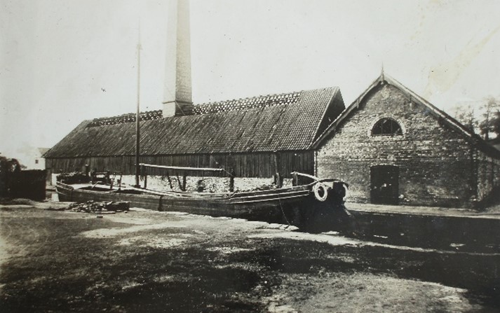 The Success, built in 1826 weighing 30 tons - Image courtesy of Paul Jones LRPS The Success, built in 1826 weighing 30 tons - Image courtesy of Paul Jones LRPS