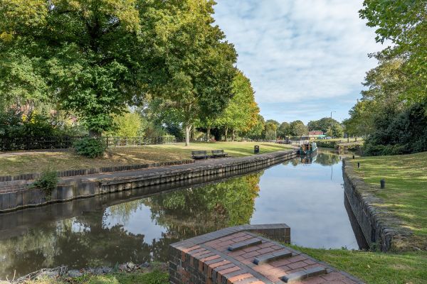 Shot of Droitwich Spa canal and park